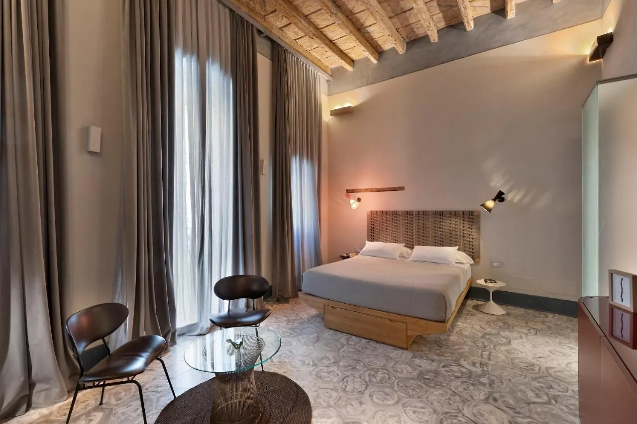 Palazzo Calo Aparthotel Bari
