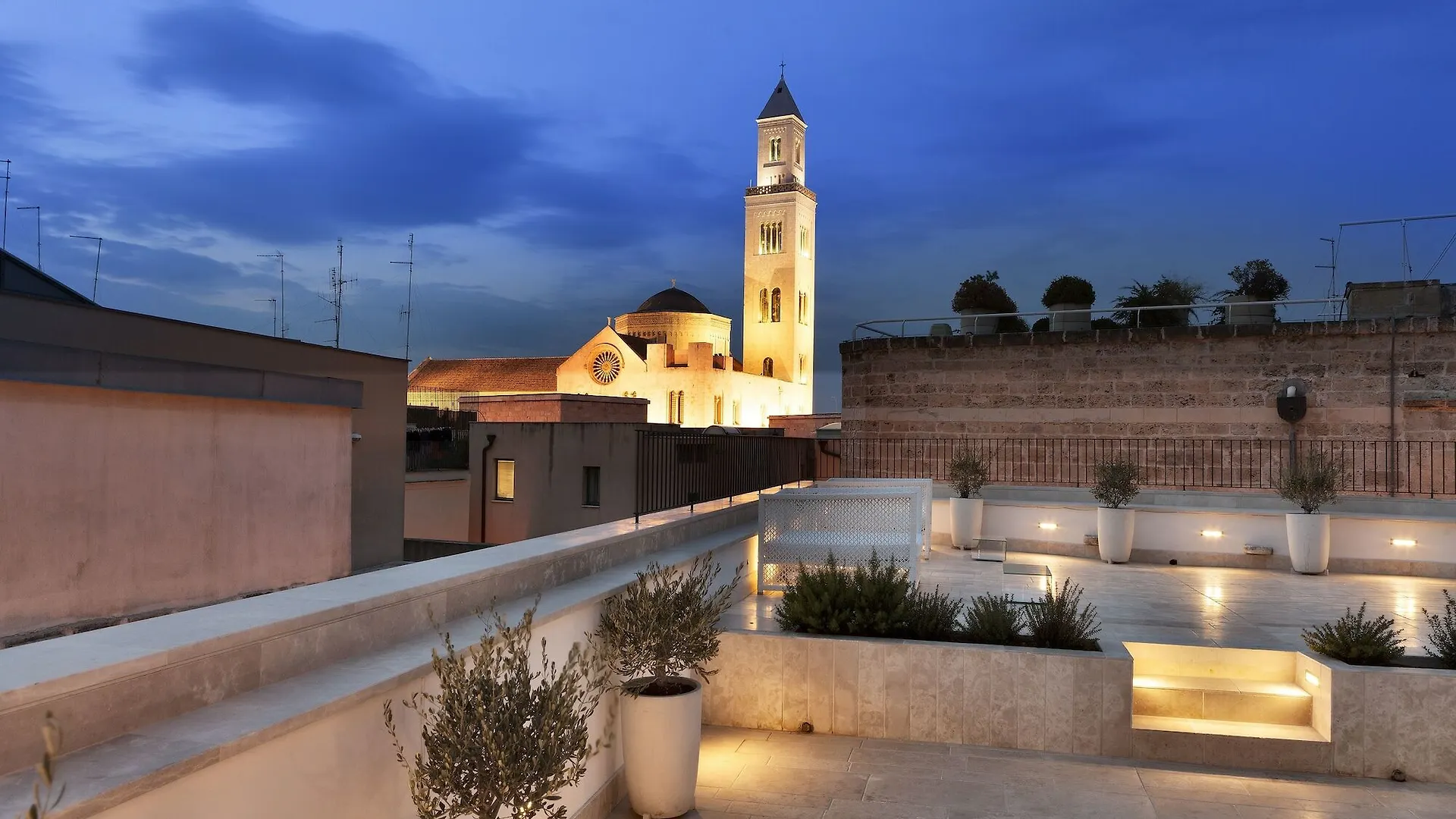 Palazzo Calo contacts